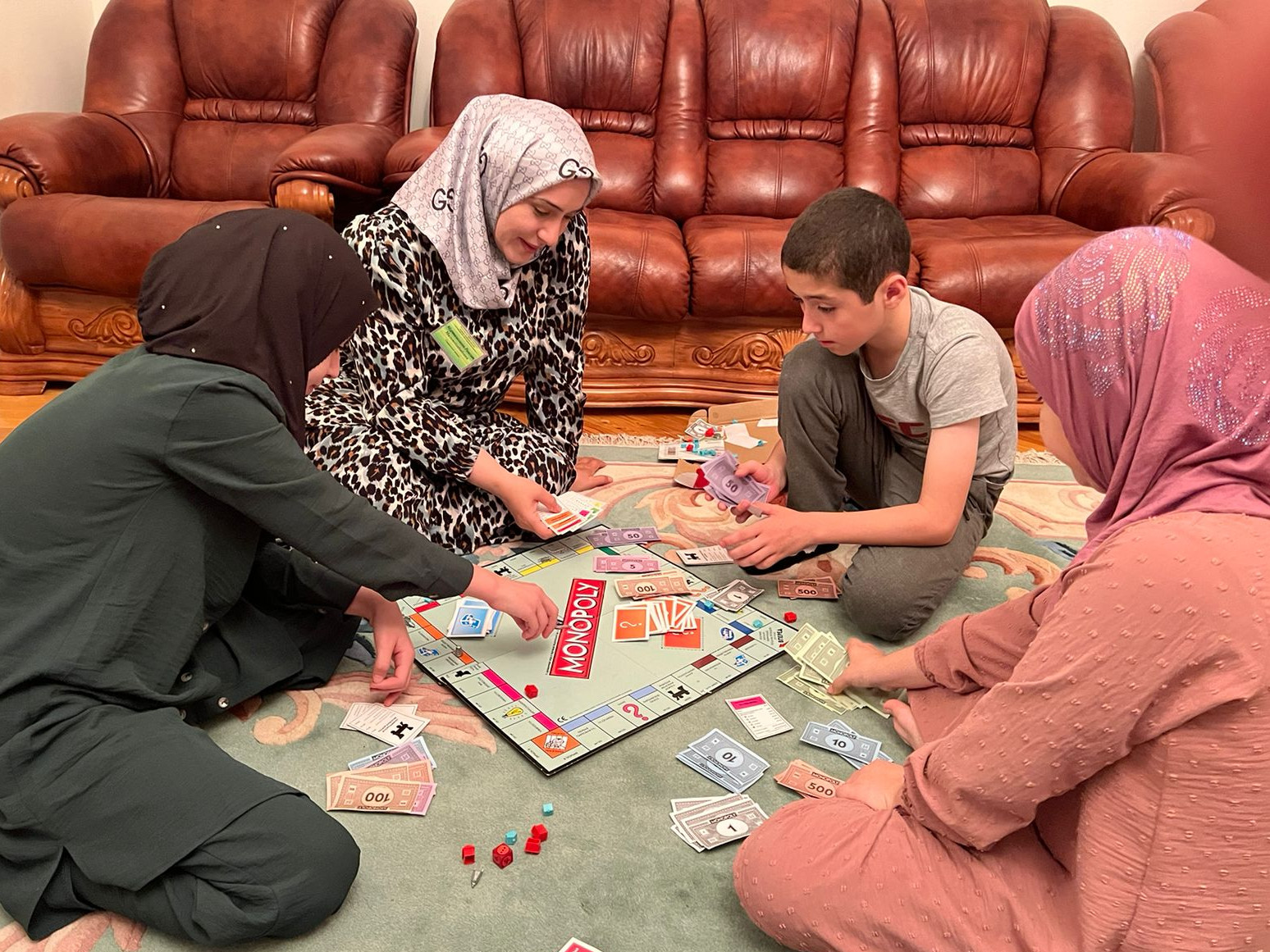 Специалист Муртазалиева Раисат посетила подопечного Алиева Юсупа, чтобы помочь ему в формировании позитивных интересов и организации досуга.